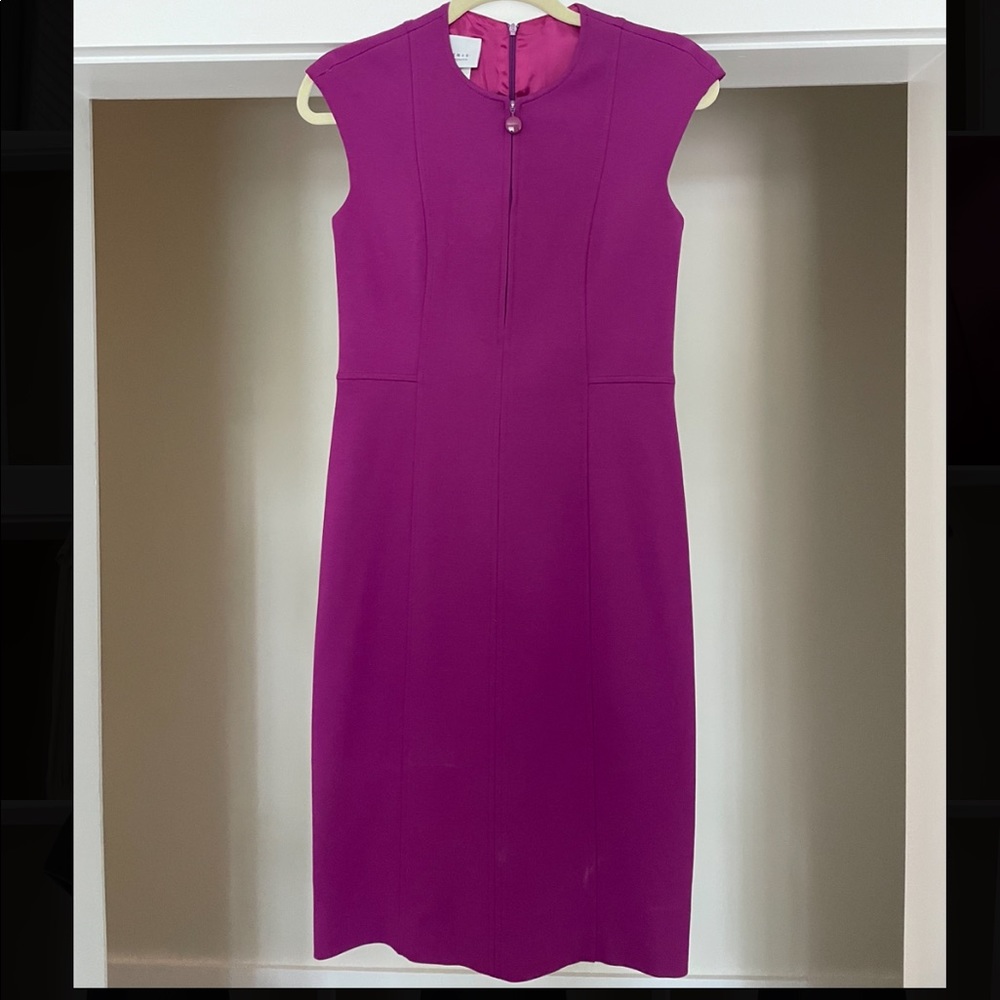 Unworn designer dress! Akris Punto zip front cap sleeve dress. Size small.